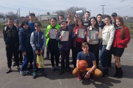 Міжшкільні змагання з баскетболу, шахів та шашок